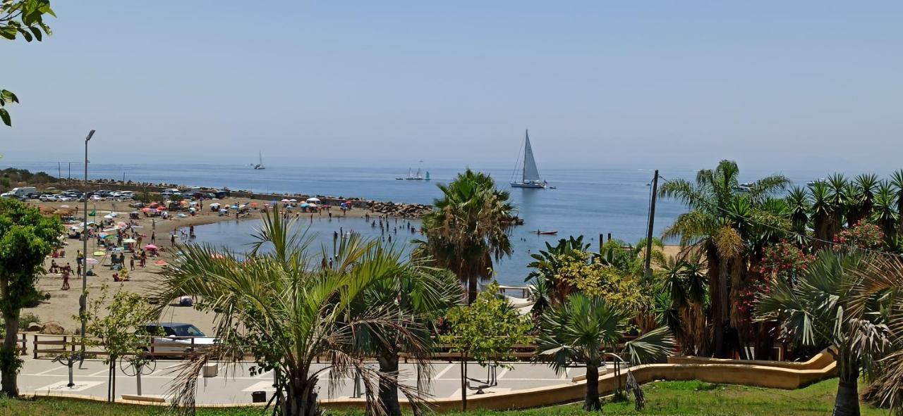Junto A La Playa Del Cristo Cerca Del Puerto Apartment Estepona Exterior photo